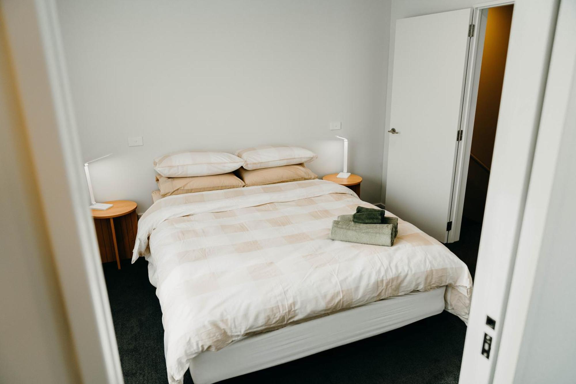 New Townhouse, Heart Of City Centre, 2 Bed 2 Bath, Car Park Christchurch Extérieur photo