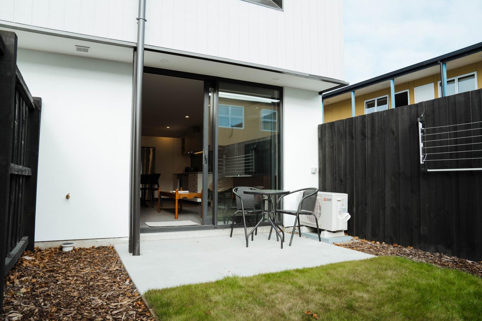 New Townhouse, Heart Of City Centre, 2 Bed 2 Bath, Car Park Christchurch Extérieur photo